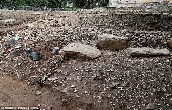 В Ирландии нашли 5500-летние гробницы с камнем, покрытым круглыми узорами