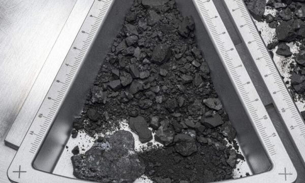 В образцах с астероида Бенну обнаружены сахар, &laquo;резина&raquo; и пыль сверхновых