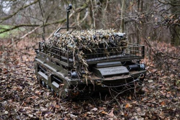 Между минами и под дронами-камикадзе: как роботы-курьеры участвуют в спецоперации