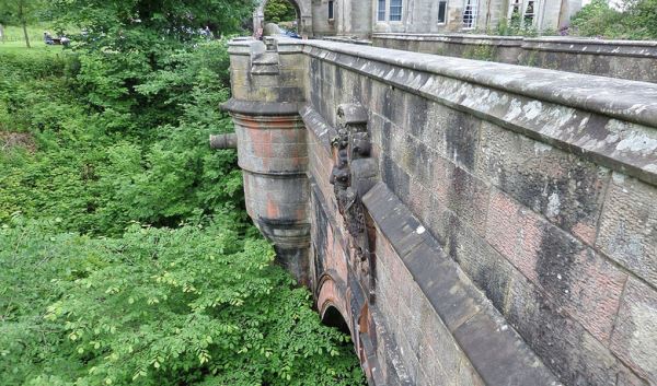 Загадка моста, с которого прыгают собаки. Влияние призраков или проклятие?