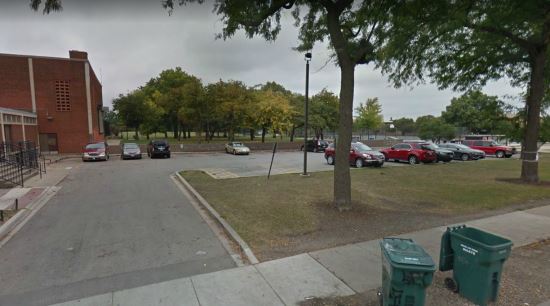 В парке Чикаго на молодую пару напало черное человекоподобное существо