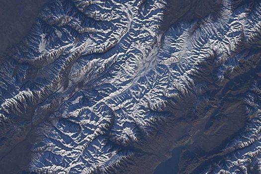 "Роскосмос" показал горы Памира с&nbsp;высоты МКС