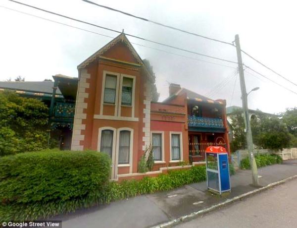 "Они обещали мне любовь и всепрощение, а на деле запрещали думать и запугивали Сатаной"